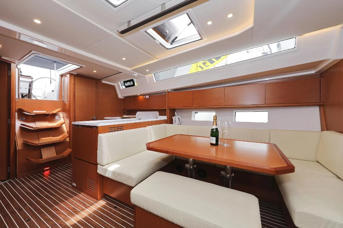 Bavaria C45 Holiday (Indigo)  - 15