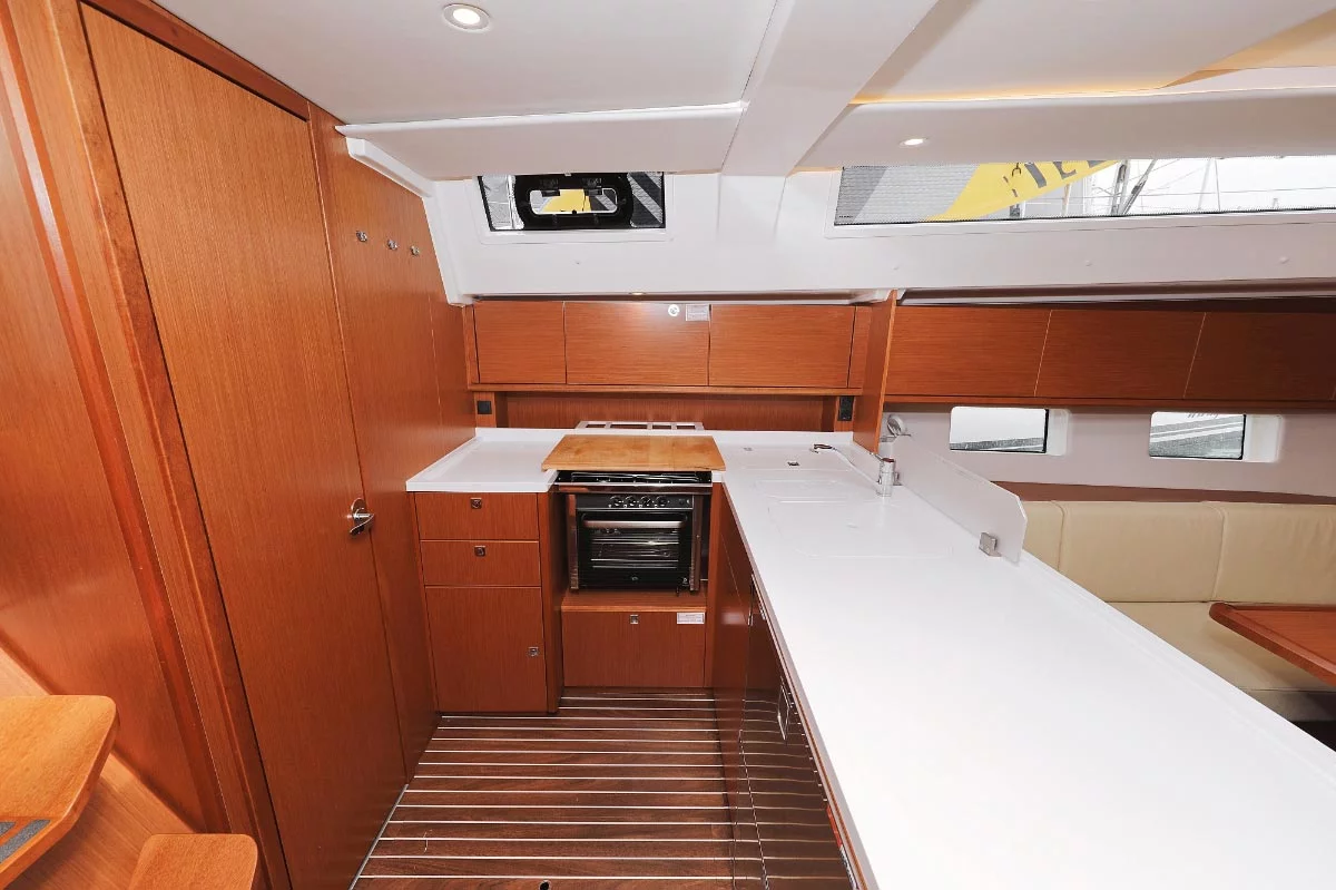Bavaria C45 Holiday (Indigo)  - 19