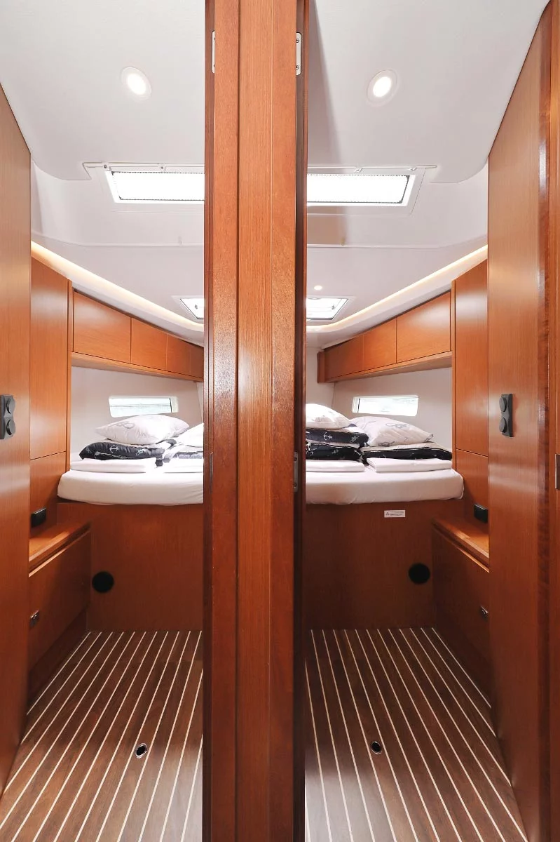 Bavaria C45 Holiday (Indigo)  - 21