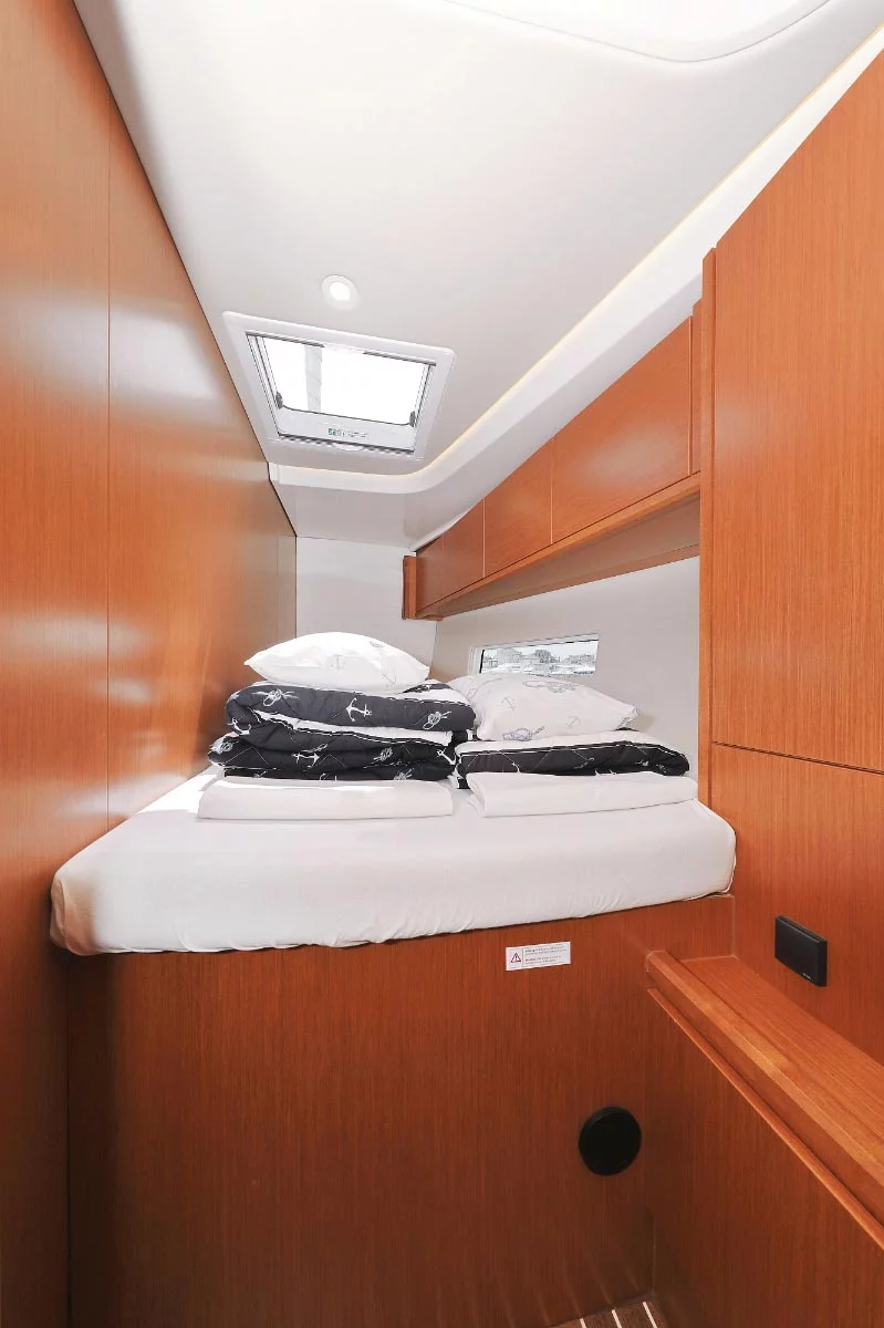 Bavaria C45 Holiday (Indigo)  - 22