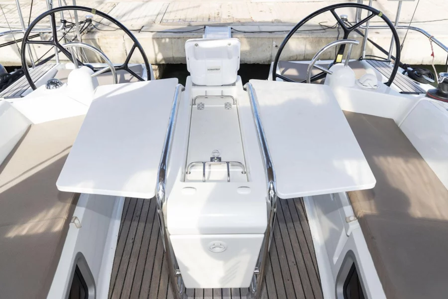Sun Odyssey 389 (BarElli)  - 5