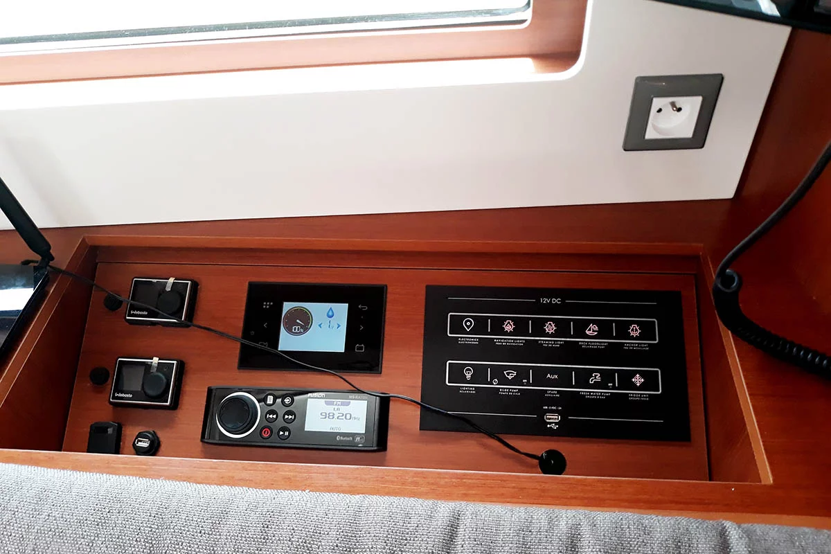 Oceanis 46.1 (Loco Amor 443/2024)  - 9