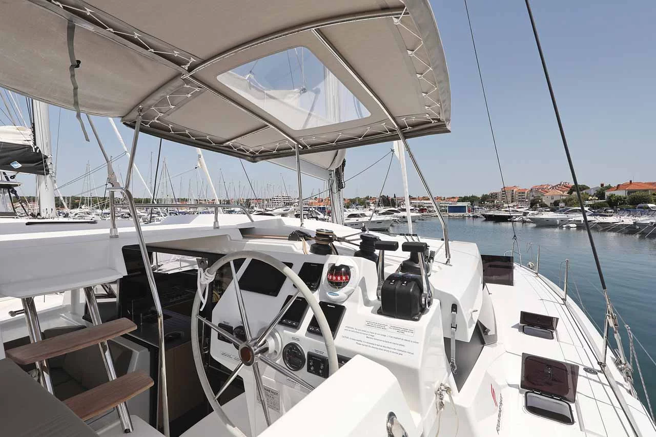 Fountaine Pajot Astrea 42 (Bella V)  - 4