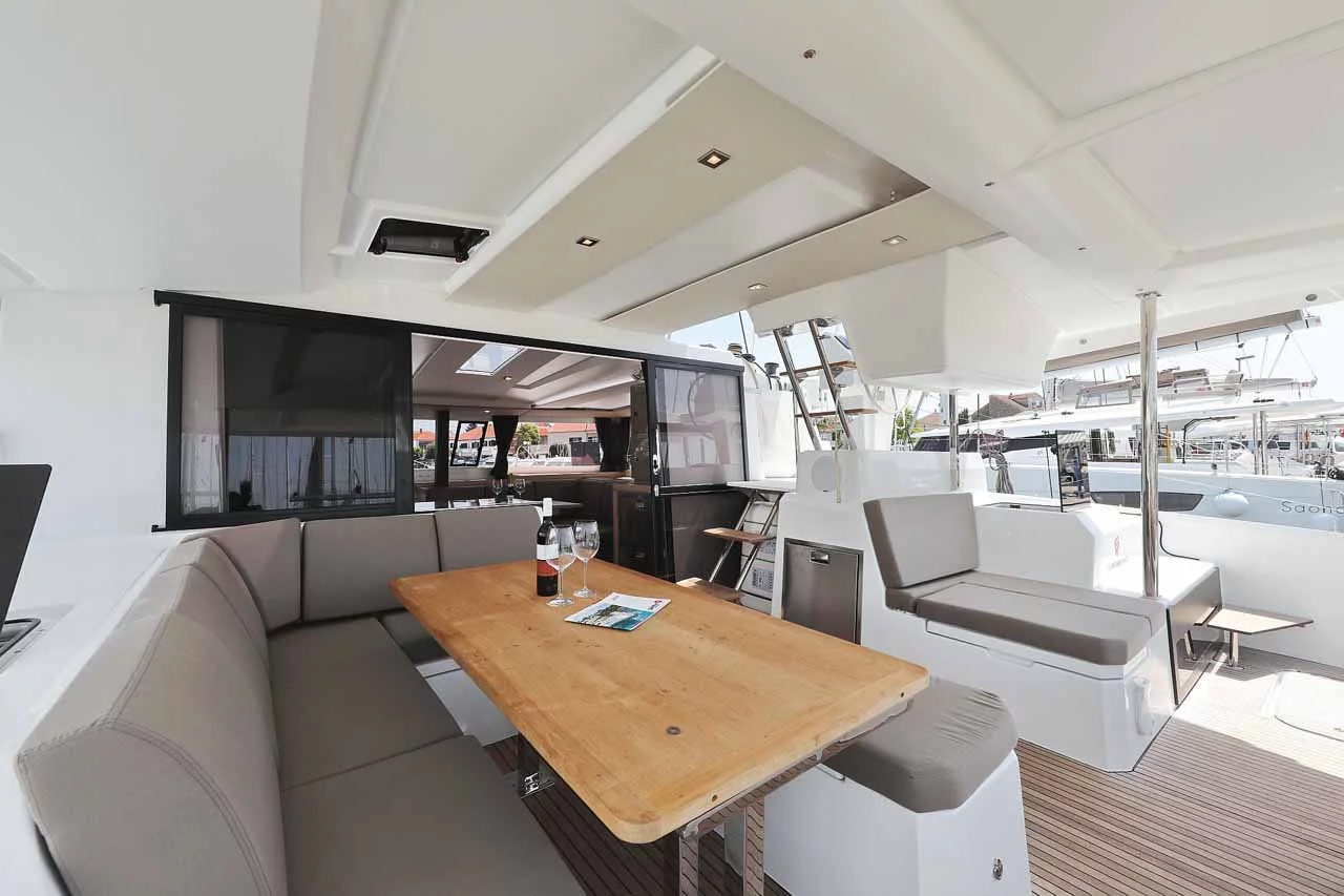 Fountaine Pajot Astrea 42 (Bella V)  - 9