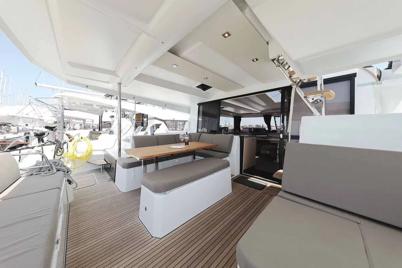 Fountaine Pajot Astrea 42 (Bella V)  - 10