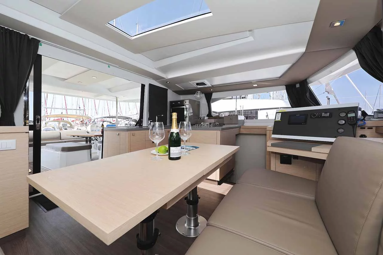 Fountaine Pajot Astrea 42 (Bella V)  - 17