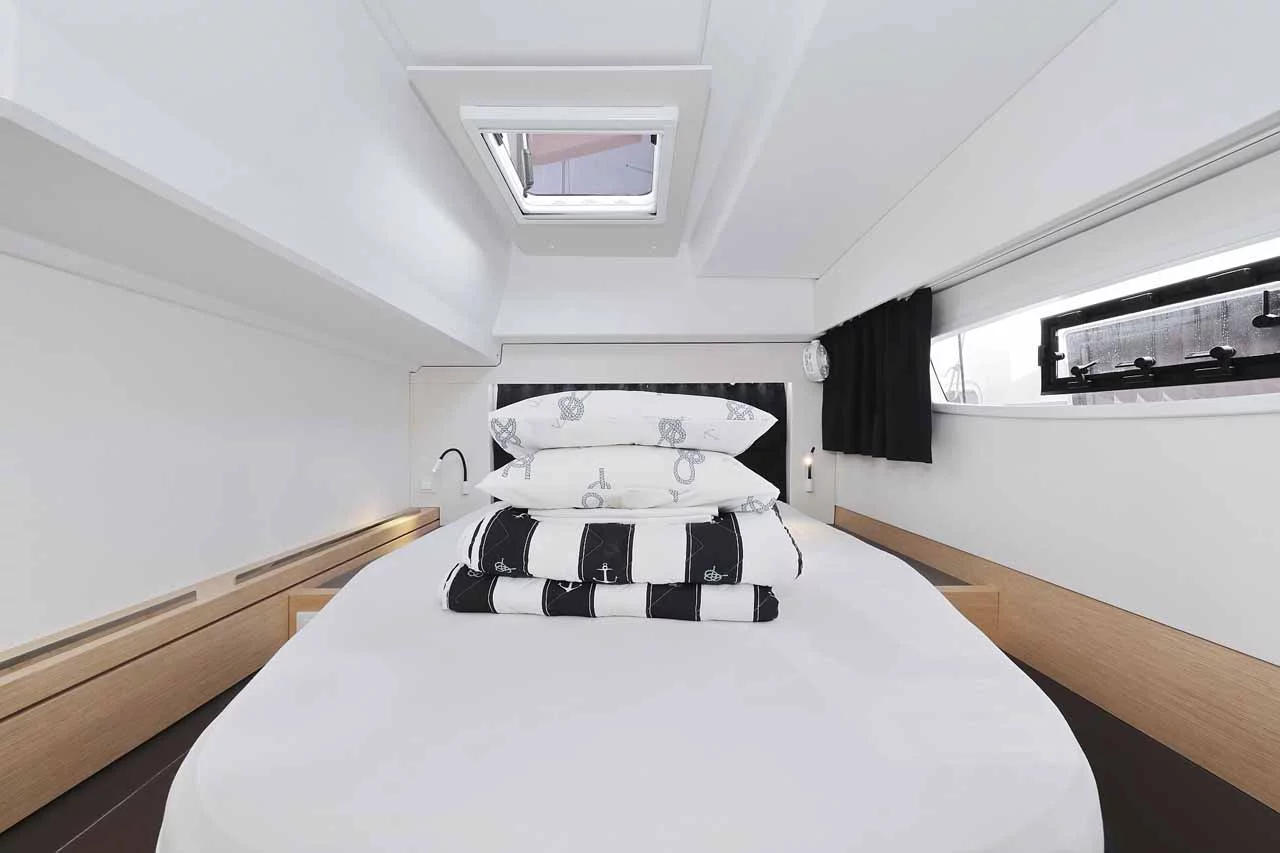 Fountaine Pajot Astrea 42 (Bella V)  - 22