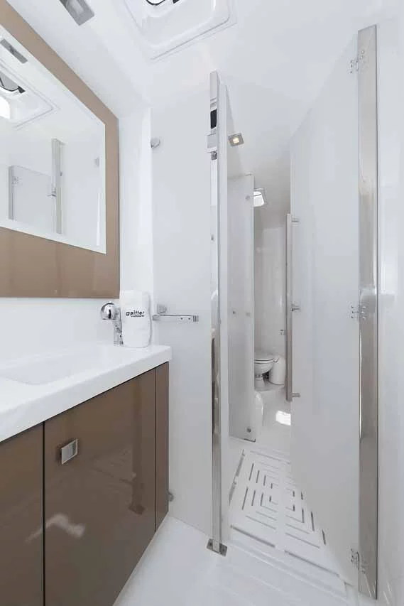 Fountaine Pajot Astrea 42 (Bella V)  - 23