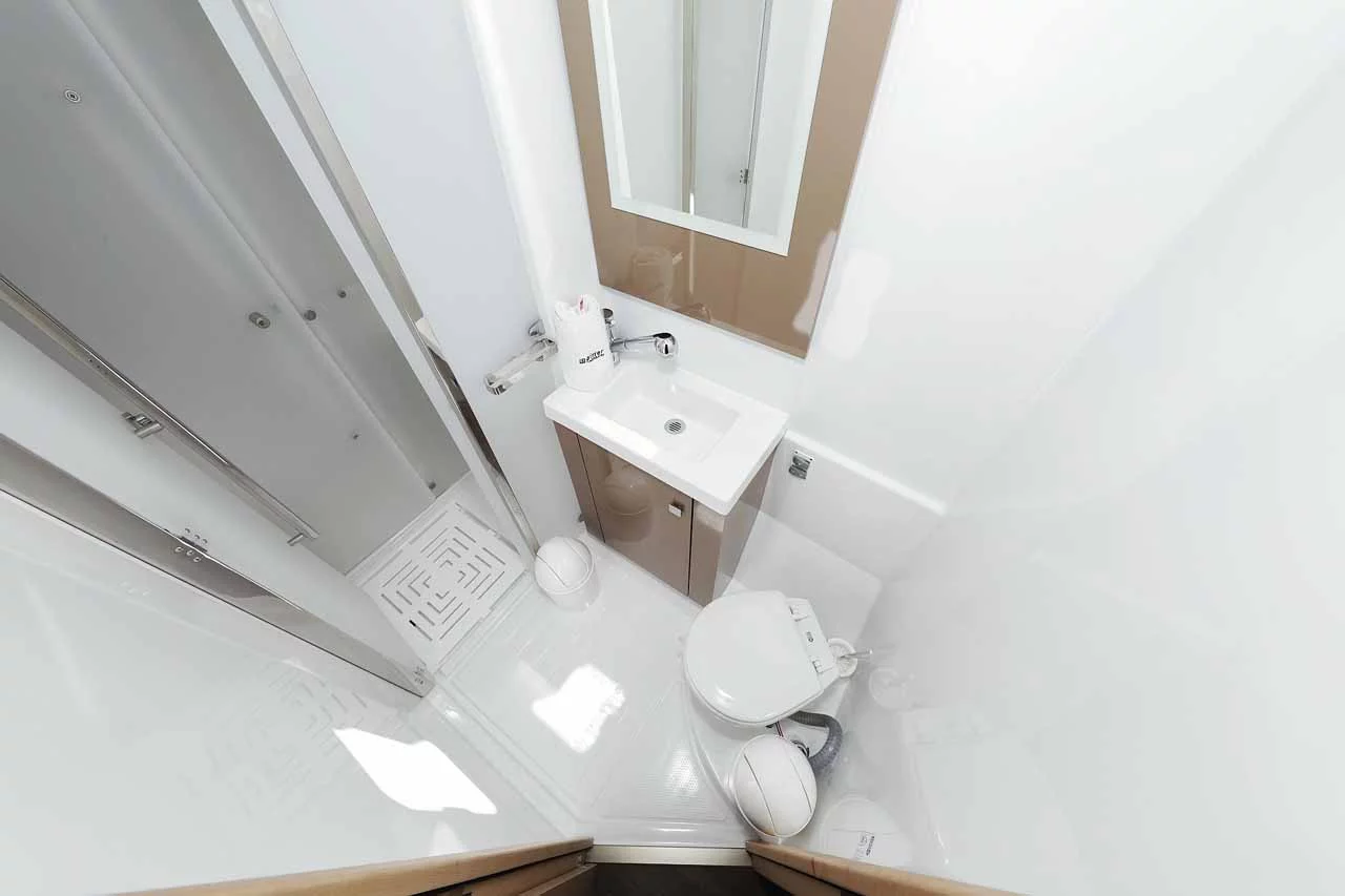 Fountaine Pajot Astrea 42 (Bella V)  - 25