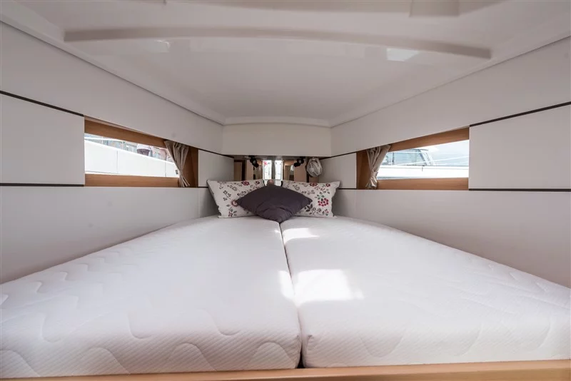 Oceanis 38.1 (Majano)  - 10