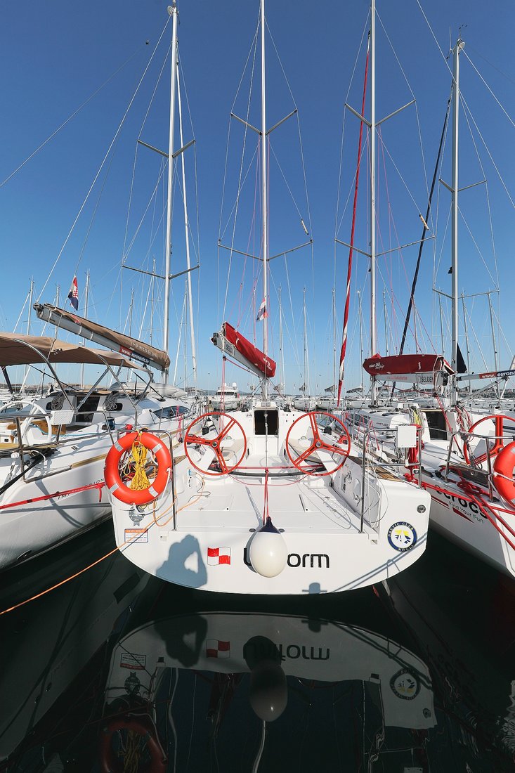 Photo #1 - Elan 350 Performance - 3 cab. (Uniform) in Biograd - 44615