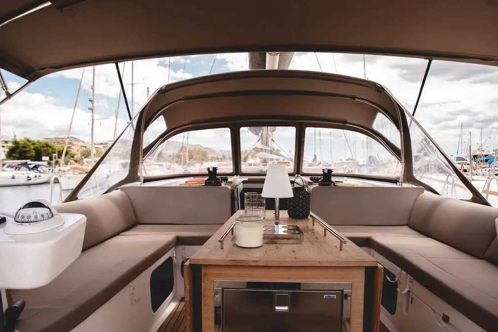 Dufour 520 GL (Blue Moon)  - 11