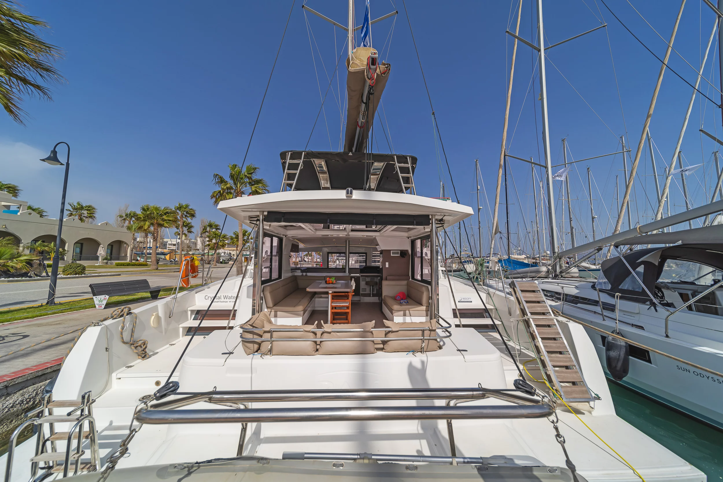 Bali 4.1 - 4 + 2 cab. (Crystal Waters)  - 8