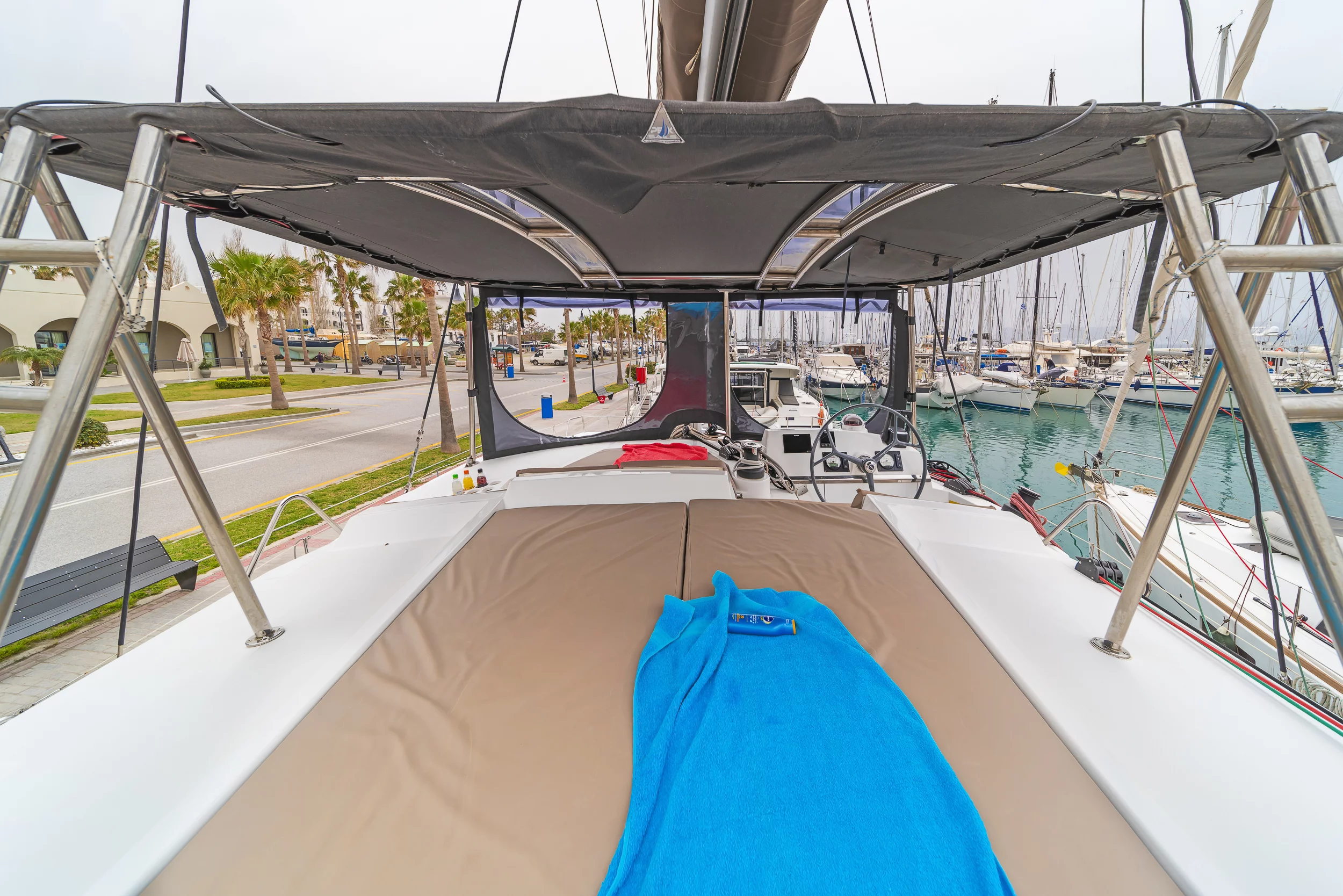 Bali 4.1 - 4 + 2 cab. (Crystal Waters)  - 9