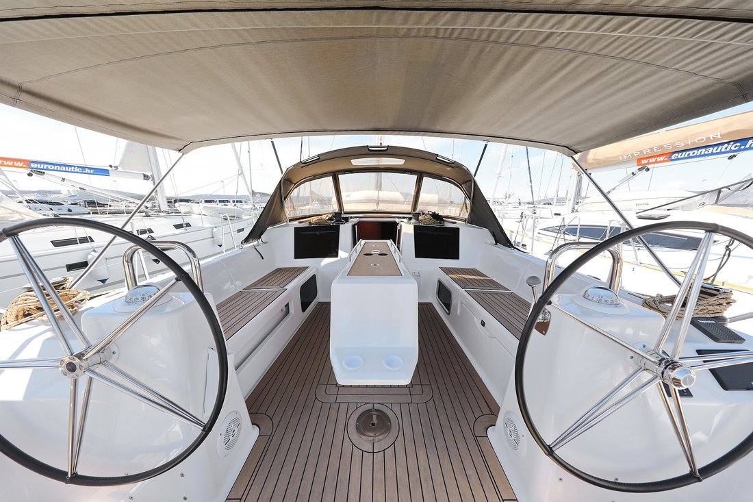 Photo #3 - Dufour 460 GL - 5 cab. (SunnyLife) in Biograd - 44635