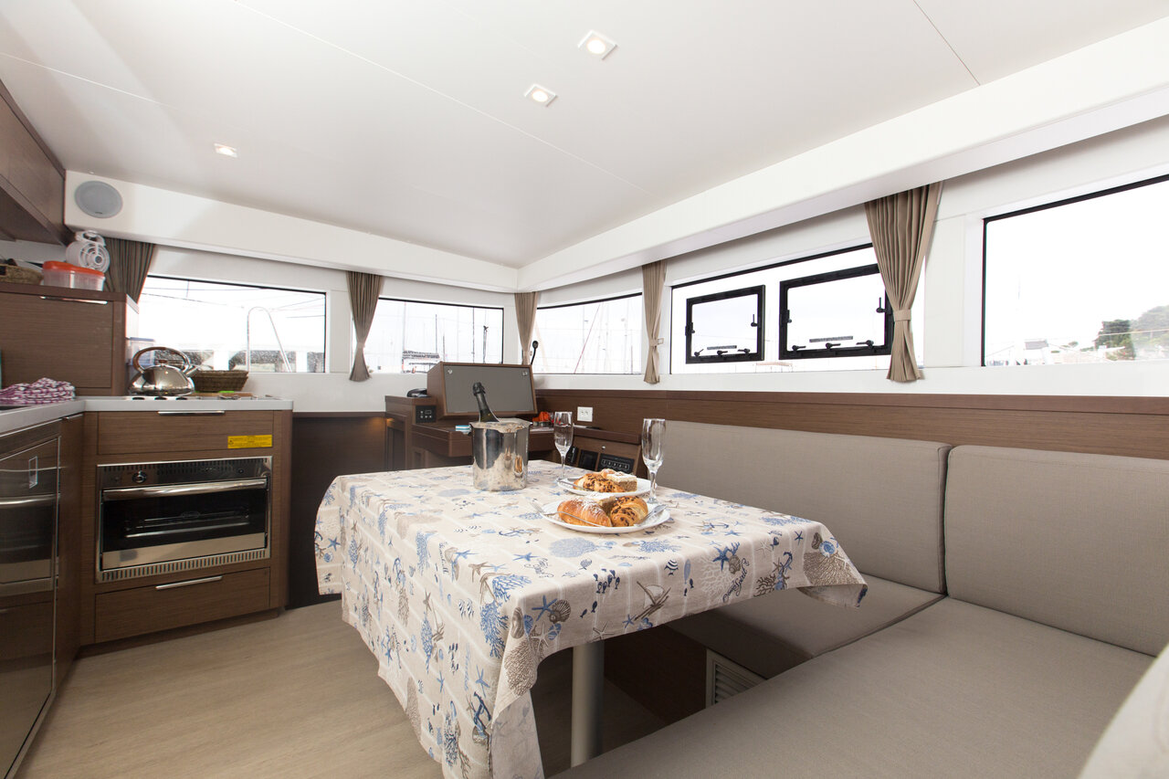 Photo #11 - Lagoon 40 - 4 + 2 cab (Marinero) in Split - 44745