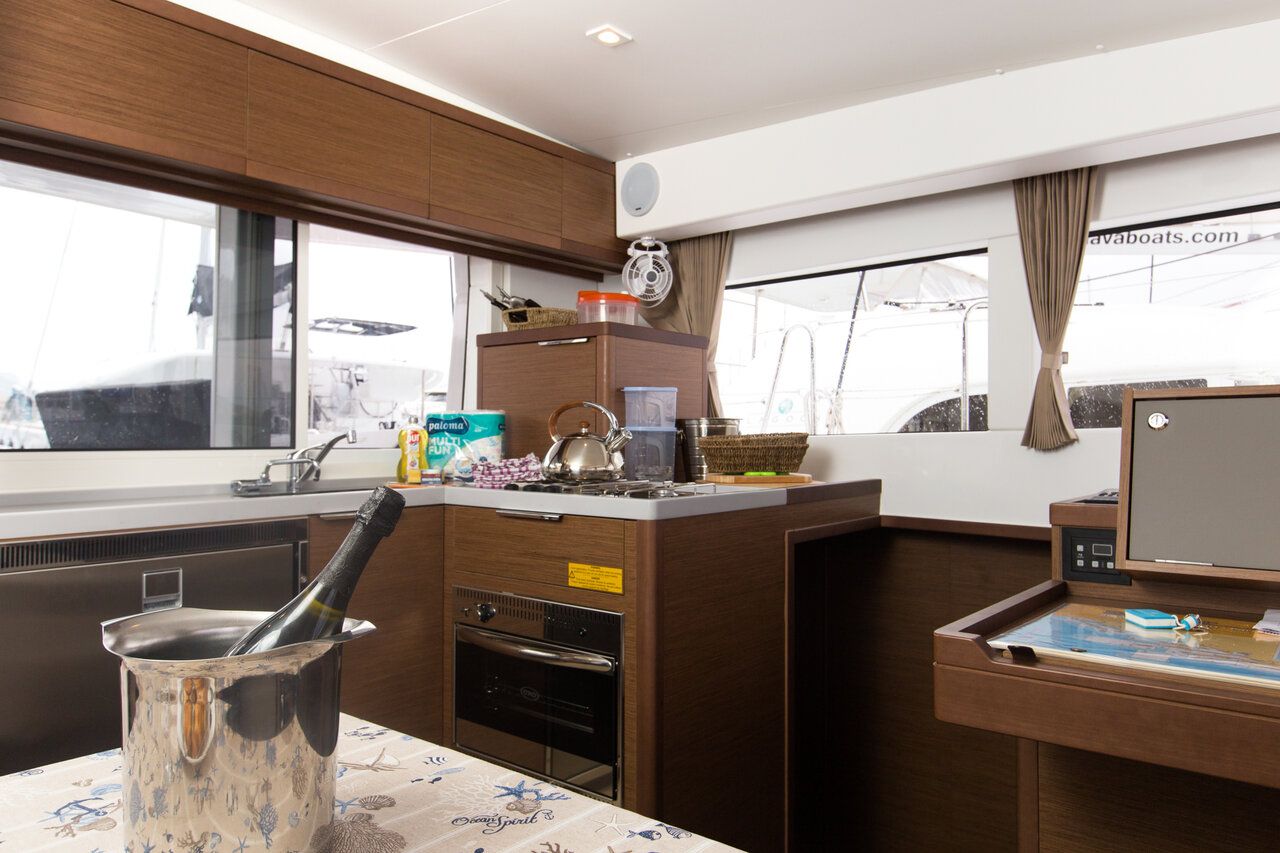 Photo #12 - Lagoon 40 - 4 + 2 cab (Marinero) in Split - 44745