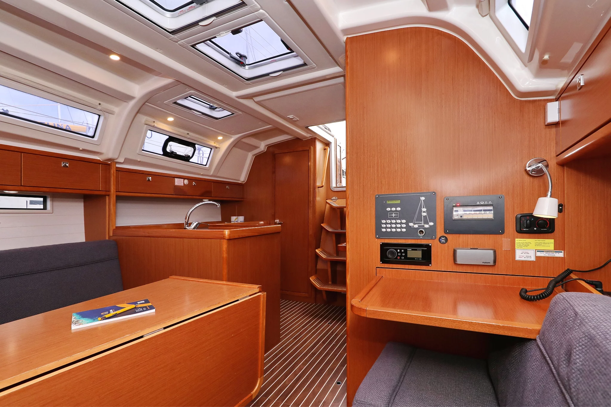 Bavaria Cruiser 37 - 3 cab. (Jazz Band)  - 18