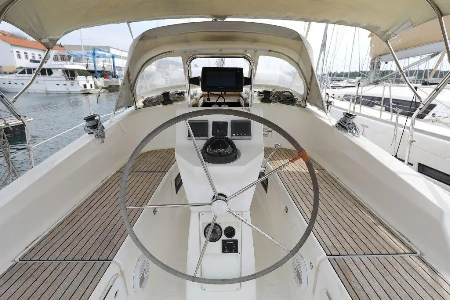 Bavaria Cruiser 36 (Mira)  - 0