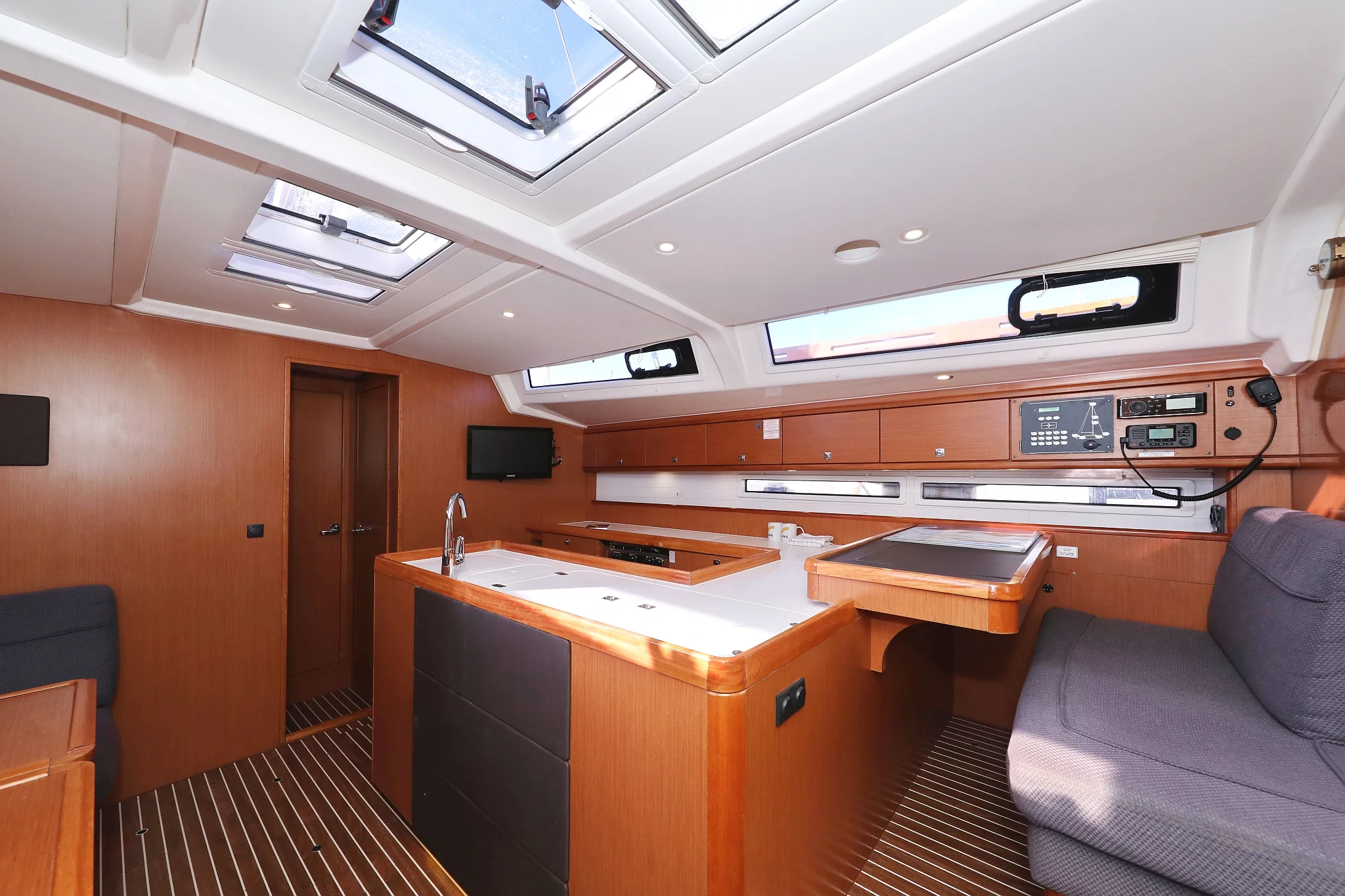 Bavaria Cruiser 56 - 5 + 1 cab. (Star Romeo)  - 16