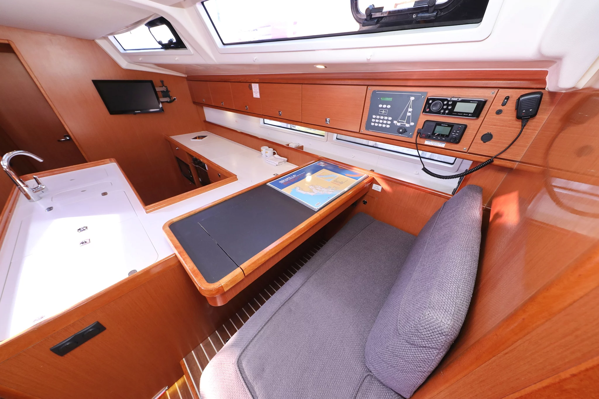Bavaria Cruiser 56 - 5 + 1 cab. (Star Romeo)  - 19