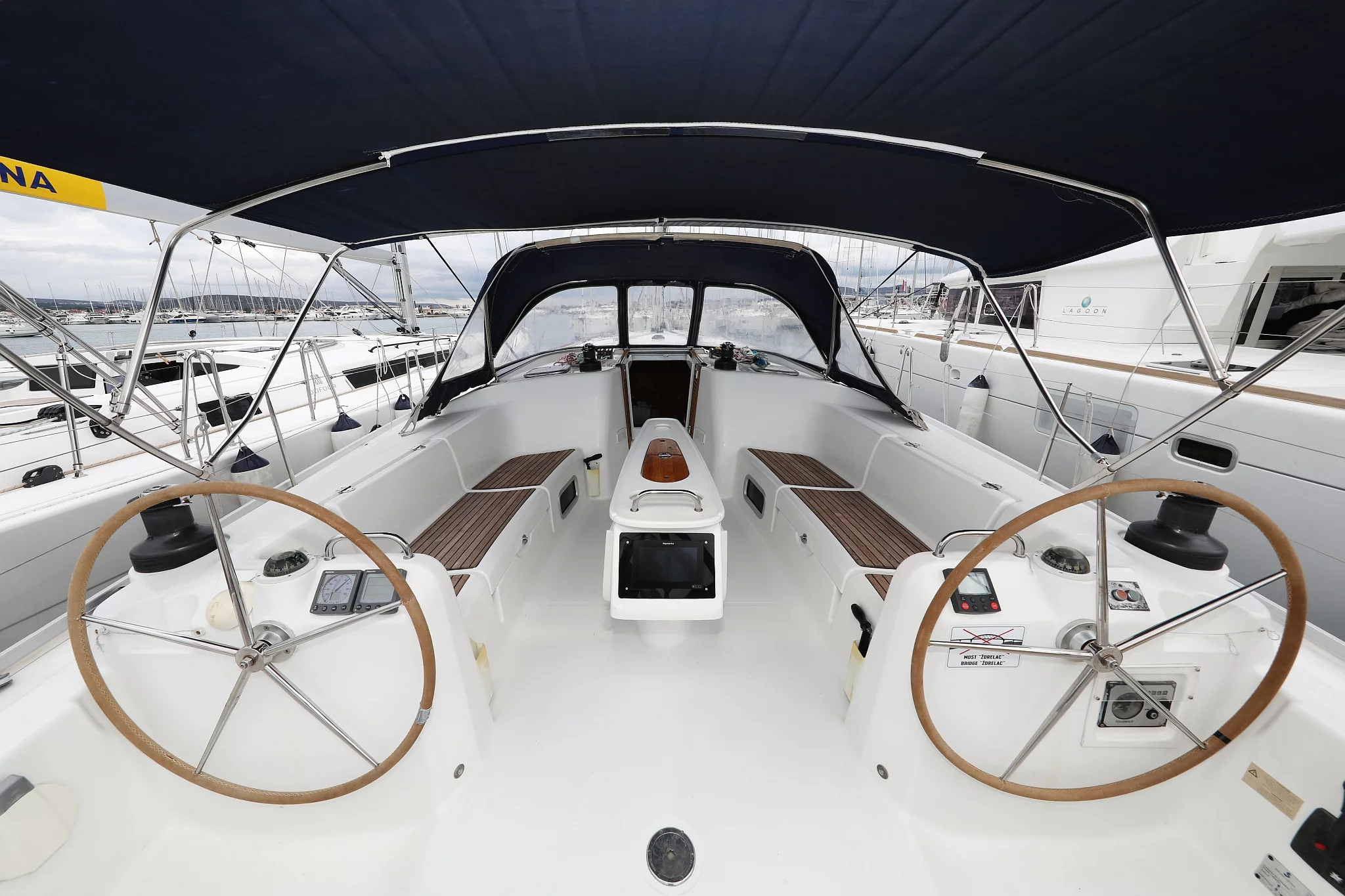 Cyclades 50.5 - 5 + 1 cab. (Kristina II)  - 2