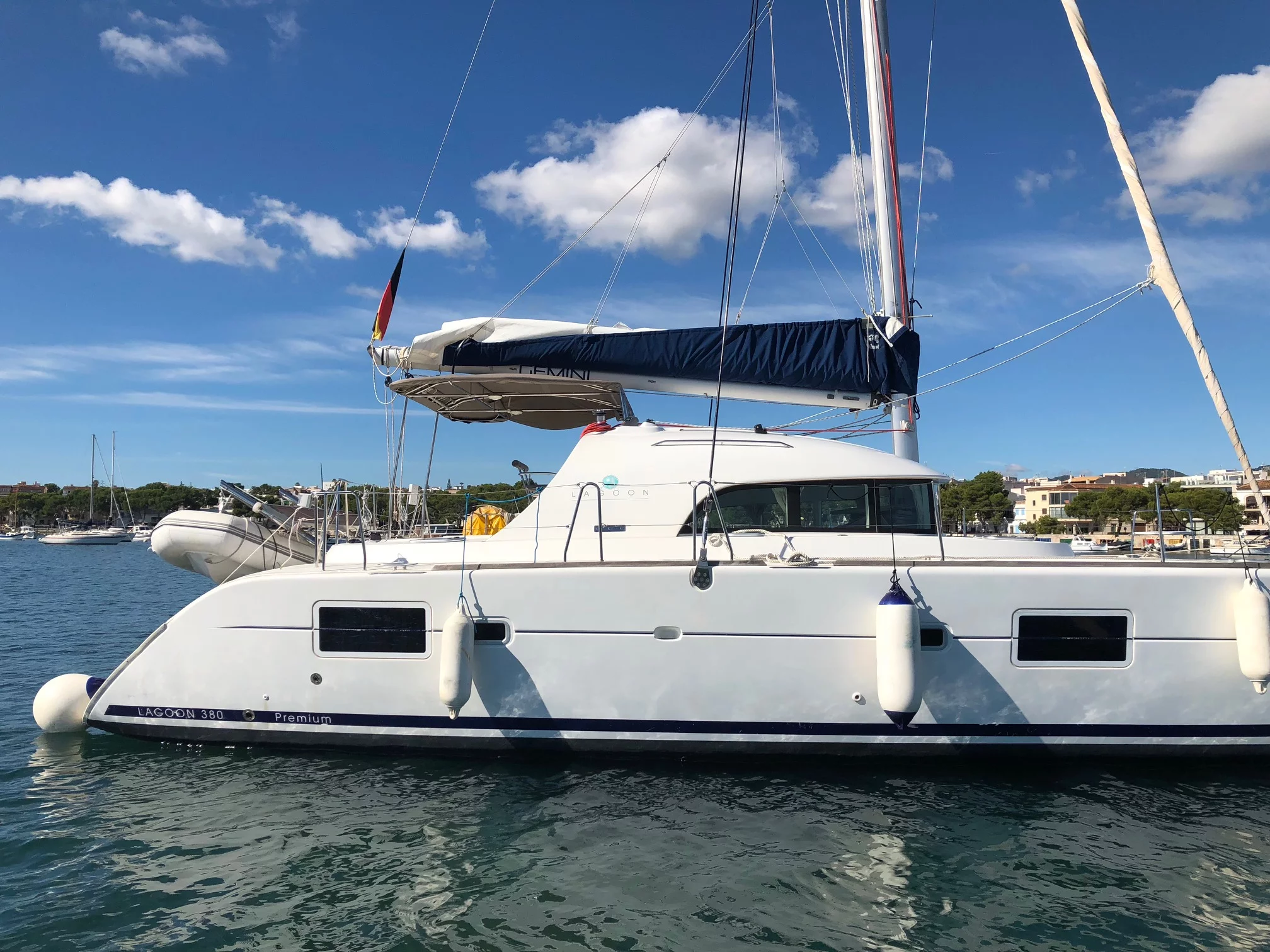 Lagoon 380 S2 - 4 cab. (Blue elli)  - 2