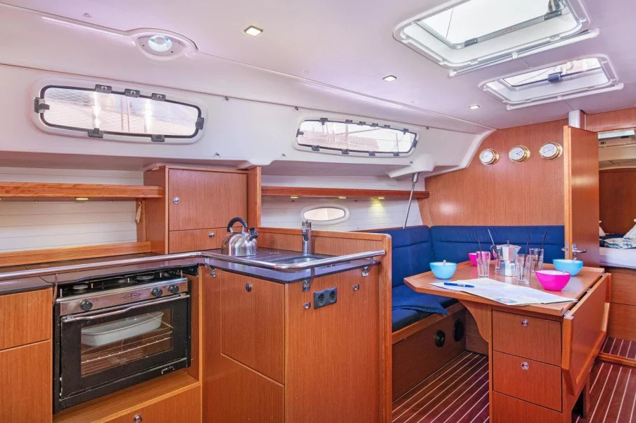 Bavaria 35 Cruiser (Faith)  - 3