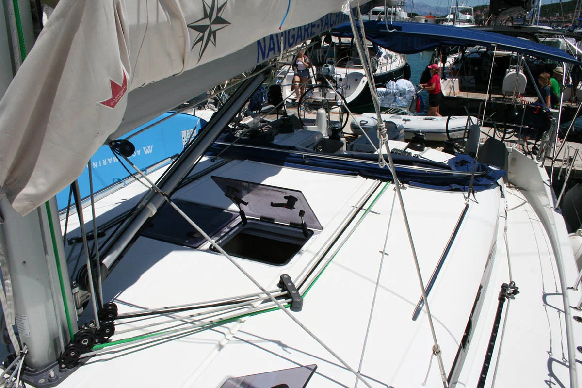 Sun Odyssey 440 (Springbank)  - 5