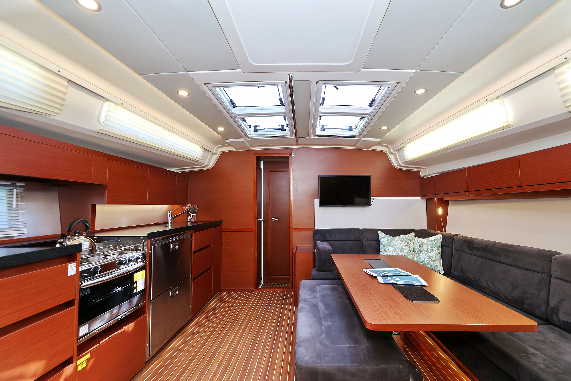Hanse 508 - 5 + 1 cab. — photo 12