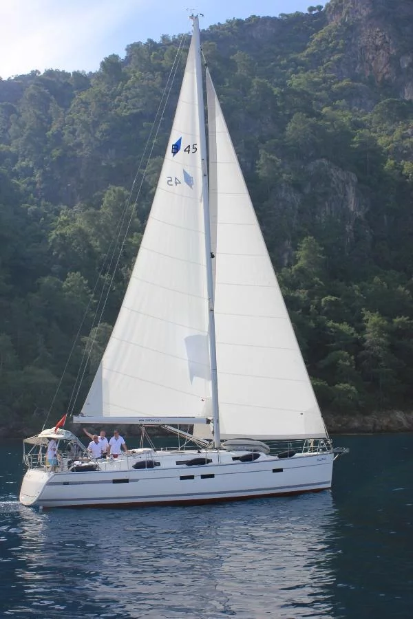 Bavaria Cruiser 45 - 4 cab. (Sail Bravo)  - 0
