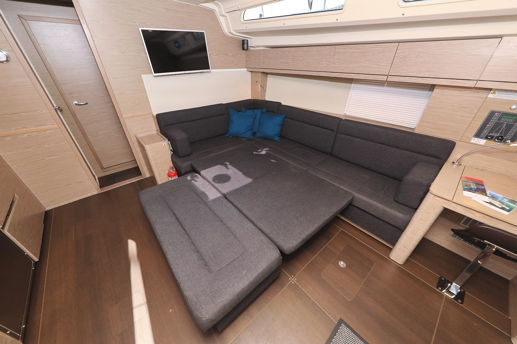 Hanse 508 - 5 + 1 cab. (Attraction)  - 18