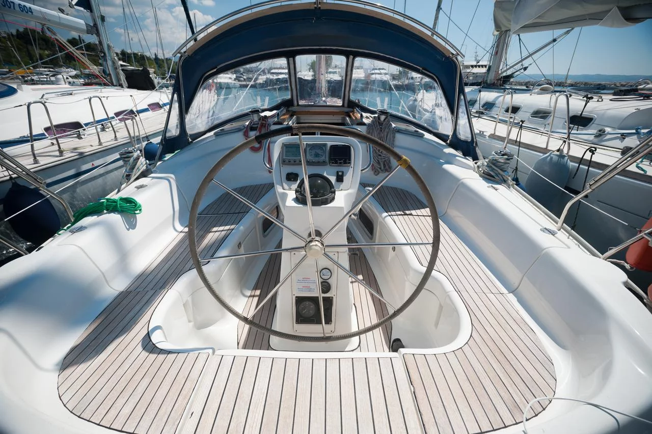 Bavaria 38 (Meander)  - 10