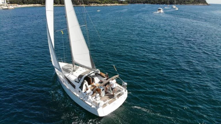 Oceanis 38 - 3 cab. (Olli)  - 4