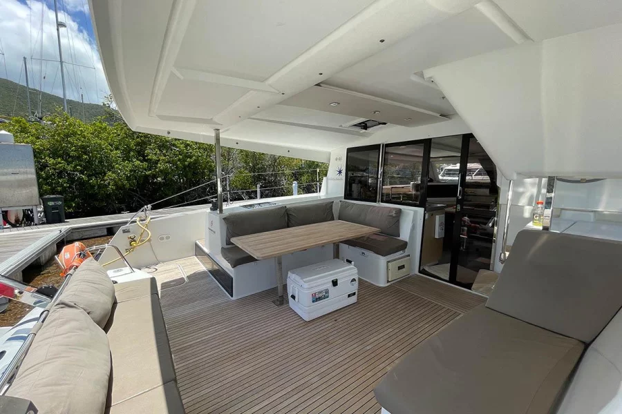 Fountaine Pajot Lucia 40 - 4 cab. (From The Fields)  - 6