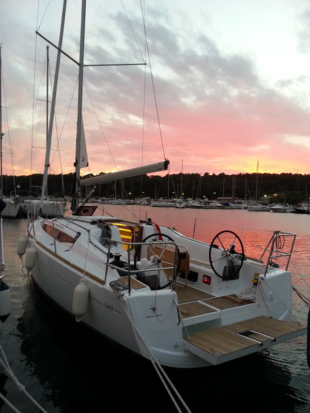 Photo #4 - Sun Odyssey 349 - 2 cab. (Glasswing) in Zadar - 45353