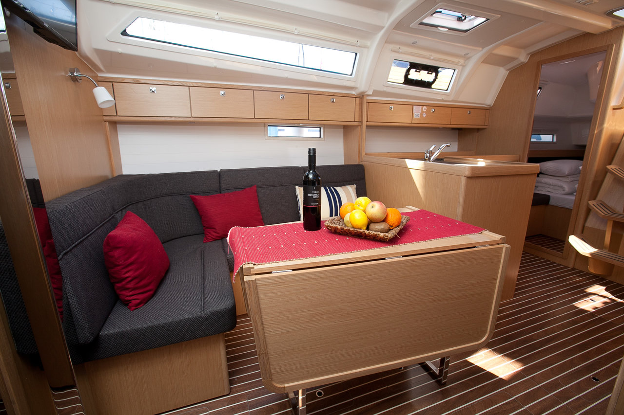 Photo #9 - Bavaria Cruiser 37 - 3 cab. (Matija) en Zadar - 45356