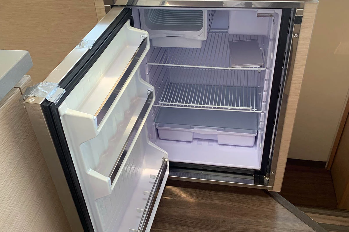 Fountaine Pajot Saba 50 - 6 + 1 cab. (Lingaro)  - 21