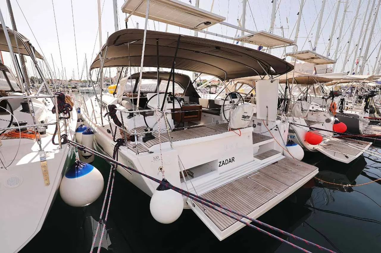 Dufour 520 GL (Luna 77)  - 2