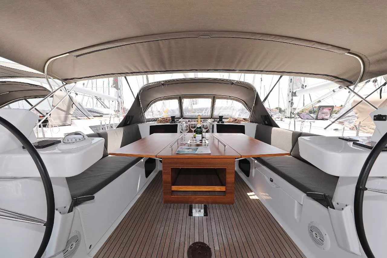 Dufour 520 GL (Luna 77)  - 8