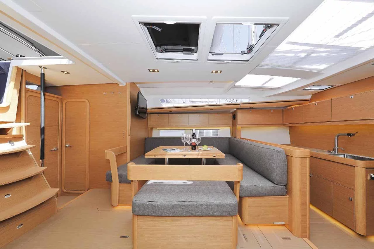 Dufour 520 GL (Luna 77)  - 13