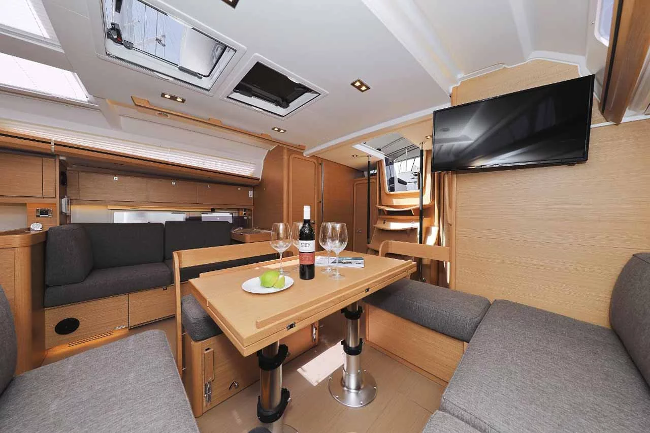Dufour 520 GL (Luna 77)  - 16