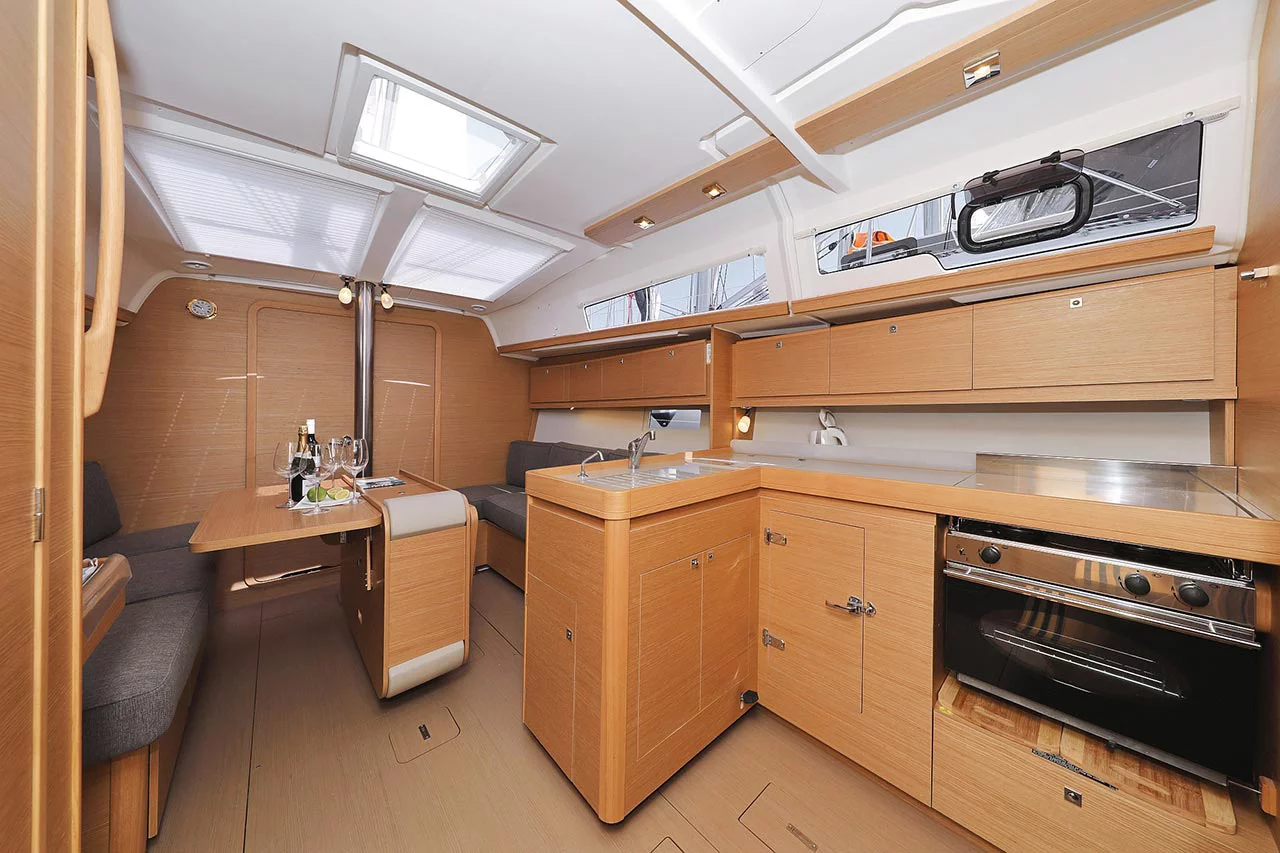 Dufour 382 GL (Elyra)  - 8