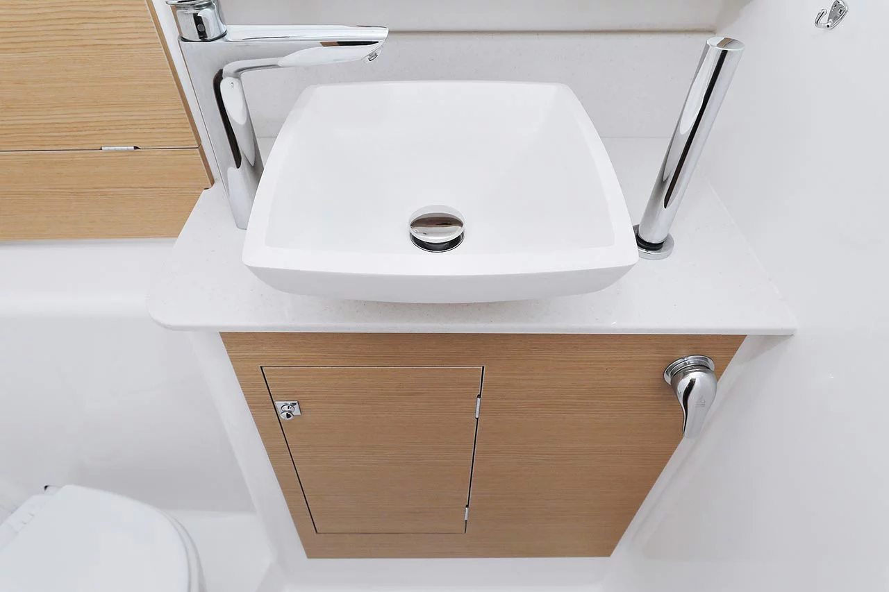Dufour 382 GL (Elyra)  - 23