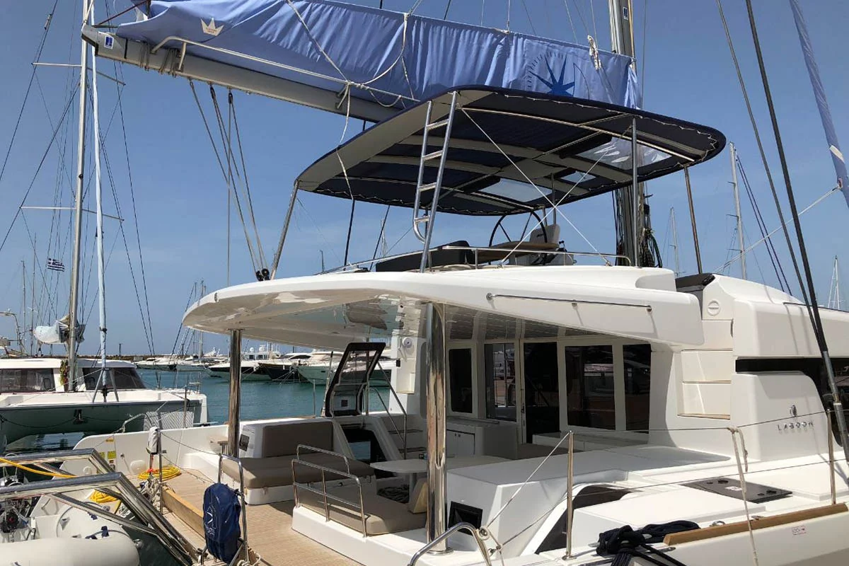 Lagoon 52 F - 6 + 2 cab. (Sherman)  - 8