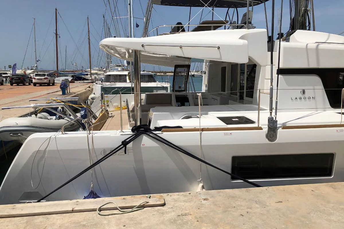 Lagoon 52 F - 6 + 2 cab. (Sherman)  - 9