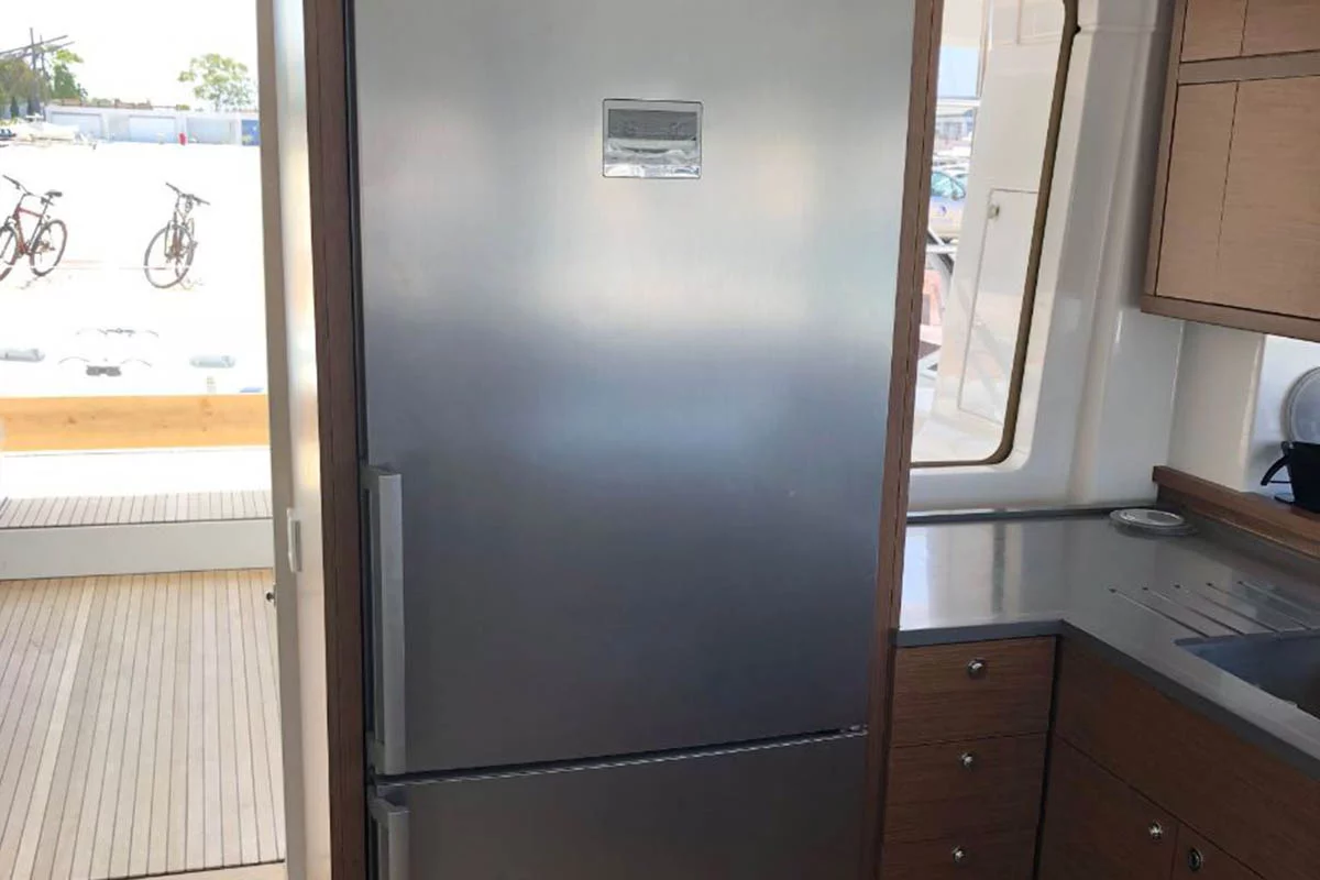 Lagoon 52 F - 6 + 2 cab. (Sherman)  - 16
