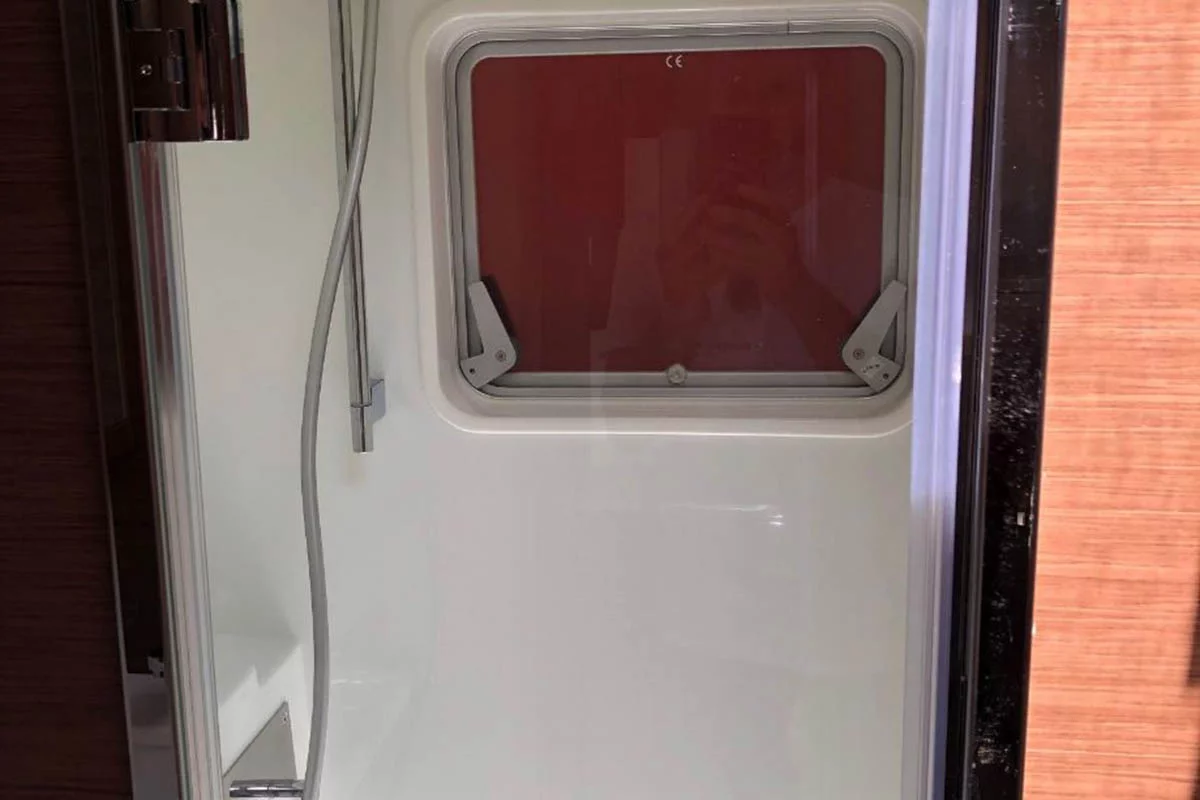 Lagoon 52 F - 6 + 2 cab. (Sherman)  - 27