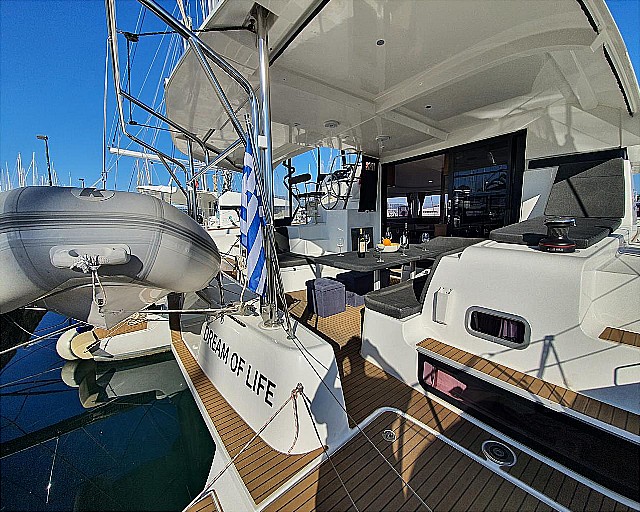 Photo #8 - Lagoon 42 - 4 + 2 cab. (Dream of Life) in Korfu - 45452