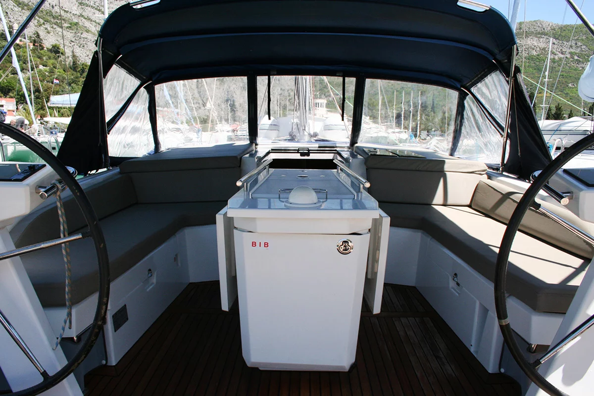 Oceanis 46.1 - 4 cab. (Röde Orm)  - 4